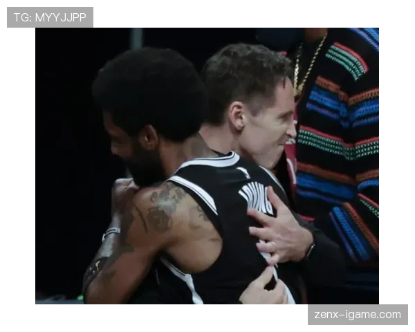 刚看到蒋圣龙超豪手表特写，这副穷学生脸配那玩意儿…我笑抽了