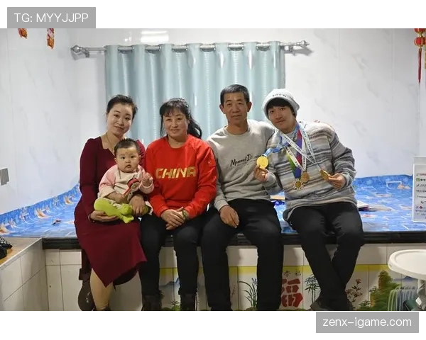 杨昊家的冰箱里只放蛋白粉和冰水